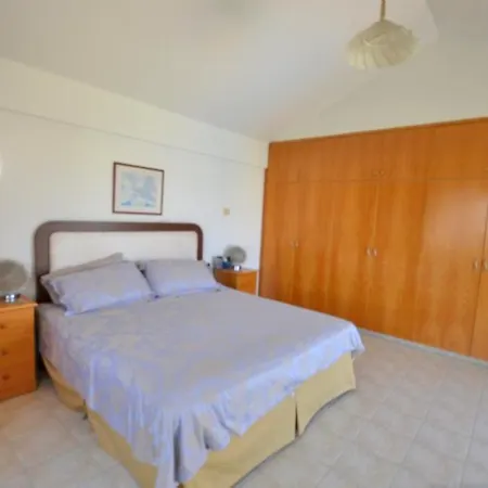 Loubna 4 Bed Central Vilă