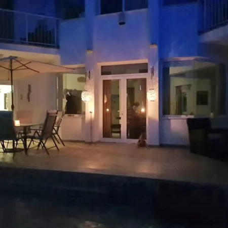 Loubna 4 Bed Central