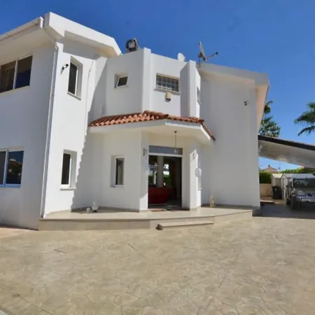 Loubna 4 Bed Central Βίλα *