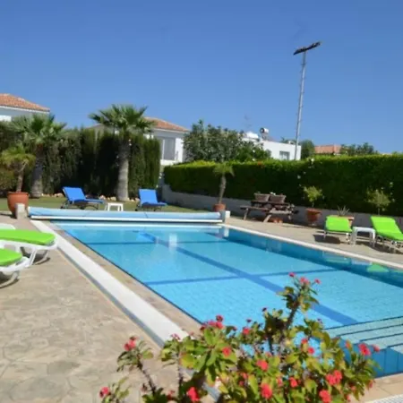Βίλα Loubna 4 Bed Central