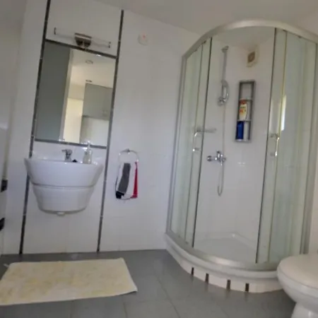 Loubna 4 Bed Central Villa *